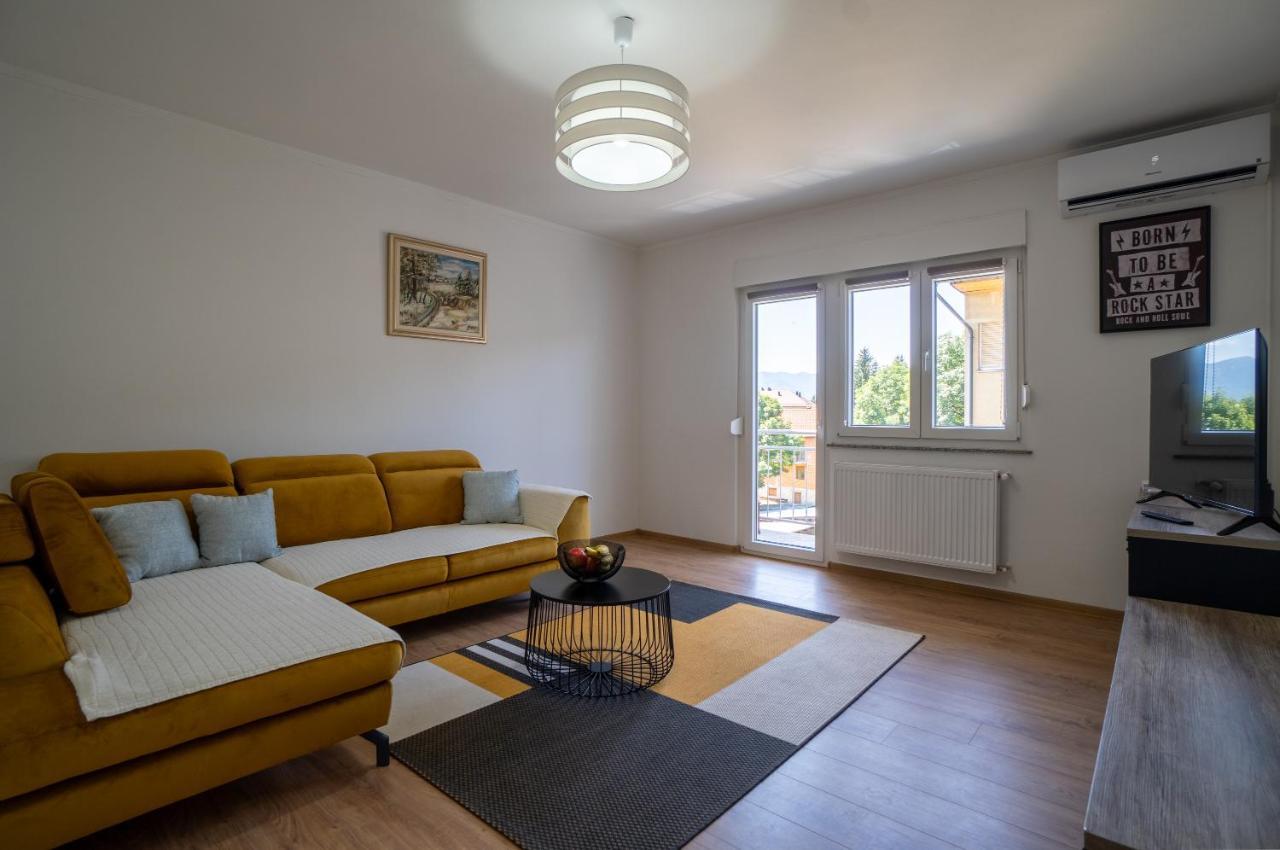 Apartman Josip กอสปิช ภายนอก รูปภาพ