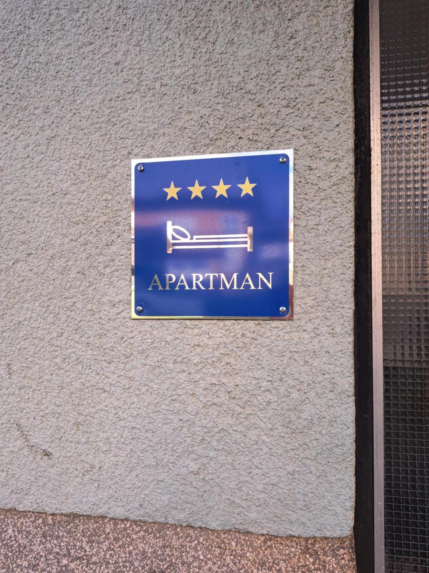 Apartman Josip กอสปิช ภายนอก รูปภาพ